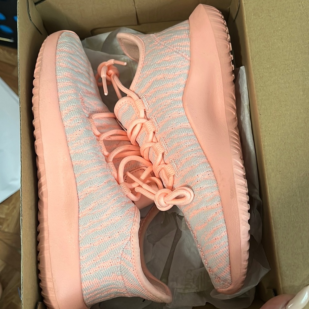 Womens addidas sneaker